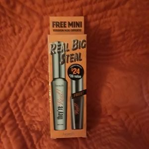 Benefit " they're real" mascara